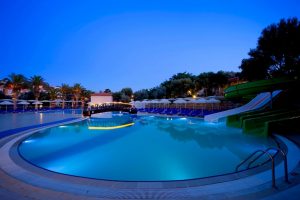 pool-with-waterslide